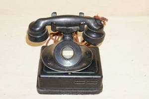 lot 126 image: Antique Phone with Ringer Box