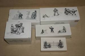 lot 122 image: Department 56 Snow Village Accessories