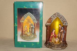 lot 125 image: Manger Scene Decorative Item