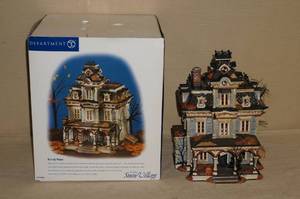 lot 117 image: Department 56 Halloween Grimsly Manor