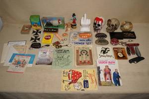 lot 170 image: Large Assortment of Novelty Items