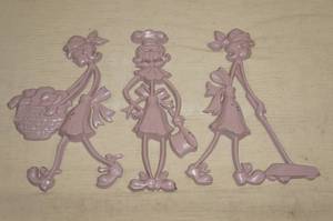 lot 174 image: Metal Painted Wall Hangers