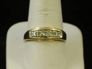 lot 153 image: Mens 10k Yellow Gold and Diamond Ring