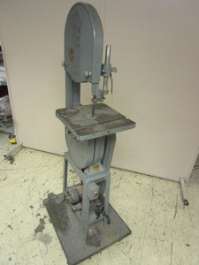 lot 207 image: DELTA 14 BAND SAW