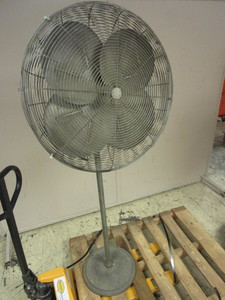 lot 212 image: INDUSTRIAL G.E. FAN