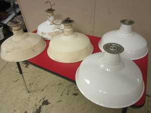 lot 217 image: ANTIQUE GAS STATION LAMP LIGHTS