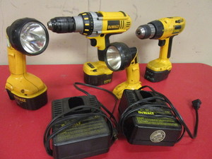 lot 220 image: DEWALT CORDLESS DRILL DRIVER, DEWALT ADJUSTABLE CLUTCH CORDLESS VSR DRILL, WORKLIGHTS, CHARGERS