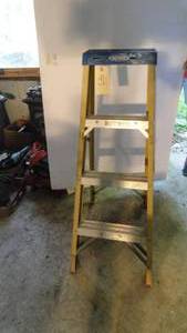 Werner Fiberglass 4 Step Ladder