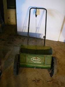 Scotts Accrugreen 1000 Spreader