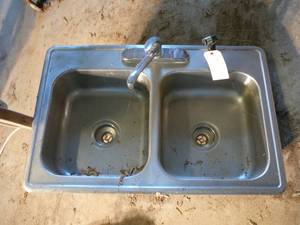 Stainless Steel Kitchen Sink With Fixtures