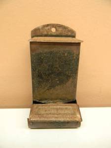 VERY RARE - VINTAGE ADVERTISING TIN MATCH HOLDER - GREAT PIECE - SEE PICTURES