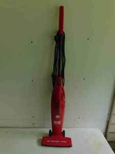 lot 5 image: Dirt Devil Simpli Stik 3-in-1 Vacuum