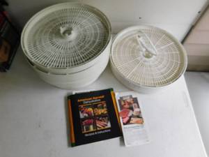 lot 11 image: American Harvest Dehydrator
