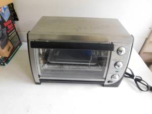 lot 14 image: Toaster Oven