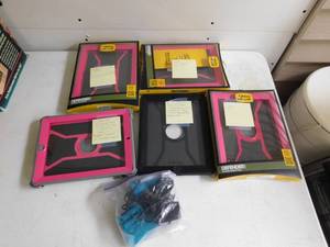 lot 21 image: Otterboxes  Ipads