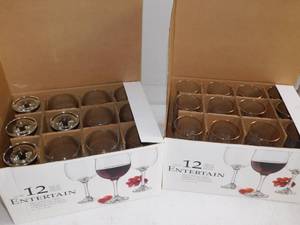 lot 26 image: 12 Entertain Wine Glasses
