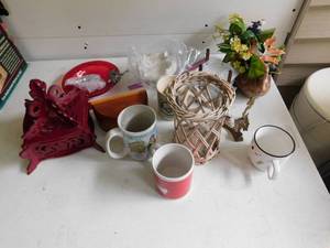 lot 41 image: Misc Kitchen Items