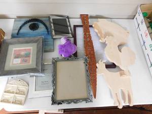 lot 60 image: Home Decor