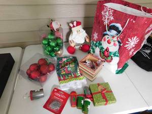 lot 65 image: Christmas Items