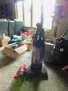 lot 84 image: 2 Vacuums