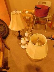 lot 112 image: 5 Lamps