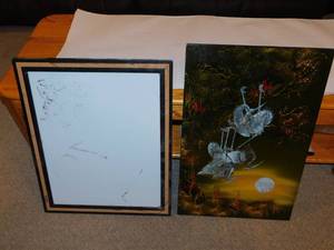 lot 168 image: Black Gold Flecked Bird PicturePicture