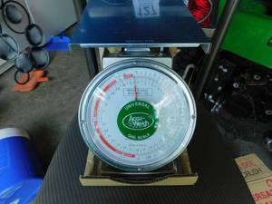 lot 131 image: Universal Accu-Weigh Dial Scale