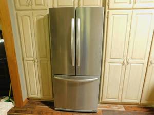 lot 132 image: Kitchen Aid Refrigerator