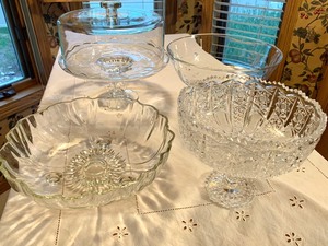 lot 10 image: Glassware Lot