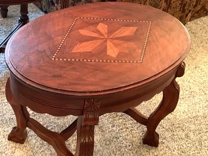 lot 7 image: Oval Inlaid Coffee Table