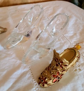 lot 41 image: Collectible Shoe Figurines