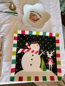 lot 51 image: Lot Of Christmas DecorServingware