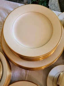 lot 53 image: Noritake Tulane Ivory China Dishes