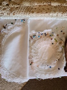 lot 65 image: Placemats and Doilies
