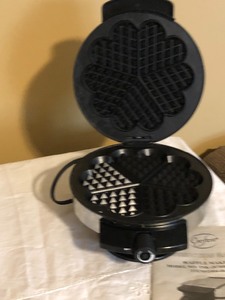 lot 93 image: Waffle Maker
