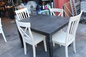 lot 4 image: Farmhouse Style Table & 4 Chairs