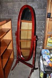 lot 23 image: Oval Full Length Floor Mirror