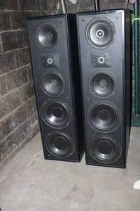 lot 26 image: Vintage Polk Audio Floor Speakers
