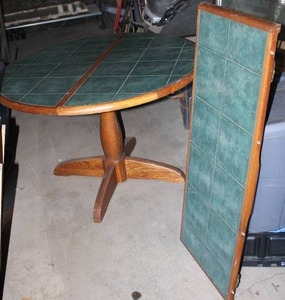lot 18 image: Oak Pedestal Table wTile Top