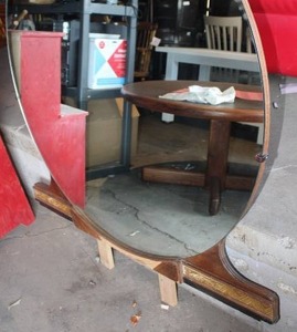 lot 69 image: Antique Round Mirror From Vanity