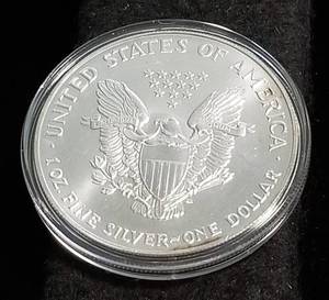 1993 AMERICAN SILVER EAGLE 1 TROY OZ. .999 FINE SILVER IN AIRTITE