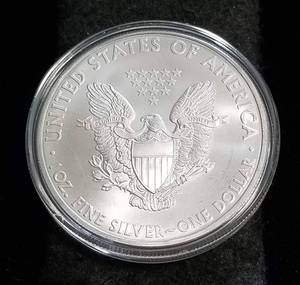 2010 AMERICAN SILVER EAGLE 1 TROY OZ. .999 FINE SILVER IN AIRTITE