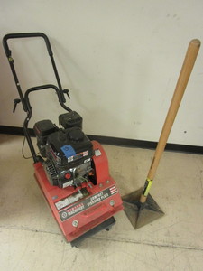 lot 302 image: CENTRAL MACHINERY COMPACT VIBRATOR PLATE, YARDWORKS 10 X 10 STAMPER