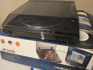 lot 314 image: AUDIO-TECHNICA FULLY-AUTOMATIC STEREO TURNTABLE - NEW