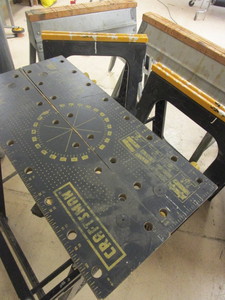 lot 359 image: CRAFTSMAN PORTABLE WORK STATION, SAW HORSES