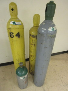 lot 362 image: CARBON DIOXIDE TANKS