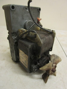 lot 370 image: HOWARD INDUSTRIES MOTOR WITH FAN
