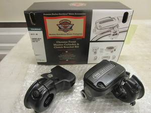 lot 410 image: HARLEY-DAVIDSON FRONT MASTER CYLINDER & CLUTCH BRACKET KIT - NEW