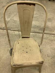 WHITE METAL DINING ROOM CHAIR