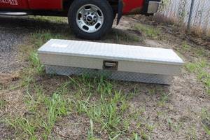 lot 237 image: Diamondplate Truck Bed Tool Box
